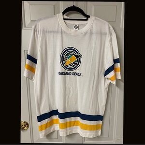 Retro Oakland Seals T-Shirt Size Large
